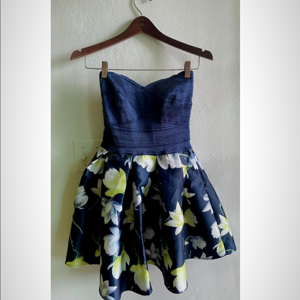 Puffy classic dress. Perfect for weddings, graduations, events, etc.